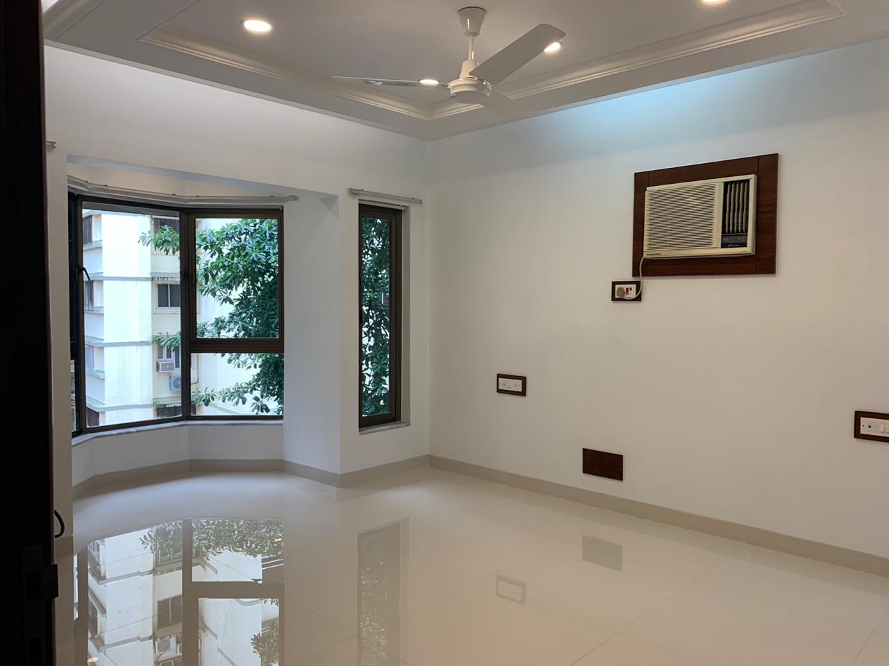 3½ BHK Flat on Rent in Bandra West - Solitaire